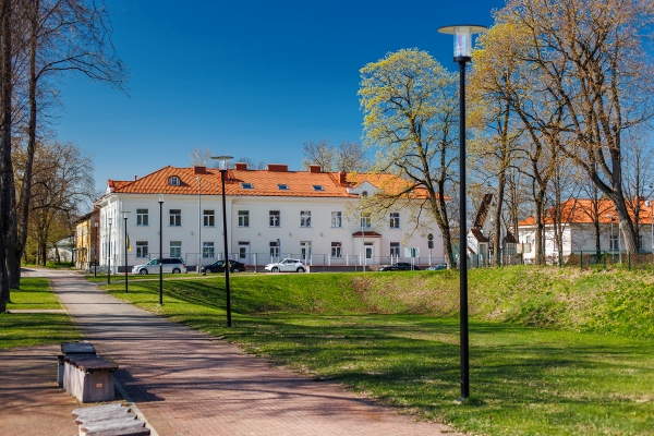 2-room apartment with its own yard in Jõhvi, Tammsaare 20.