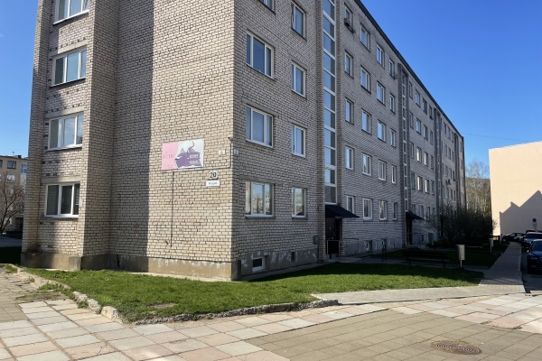 In the city of Sillamäe, a cozy 2-room apartment is for sale at Viru pst 20 APP N-9