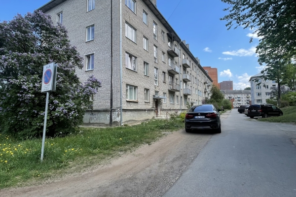 In the city of Sillamäe, on the seashore, a cozy 1-room apartment is for sale at Ranna tn 31